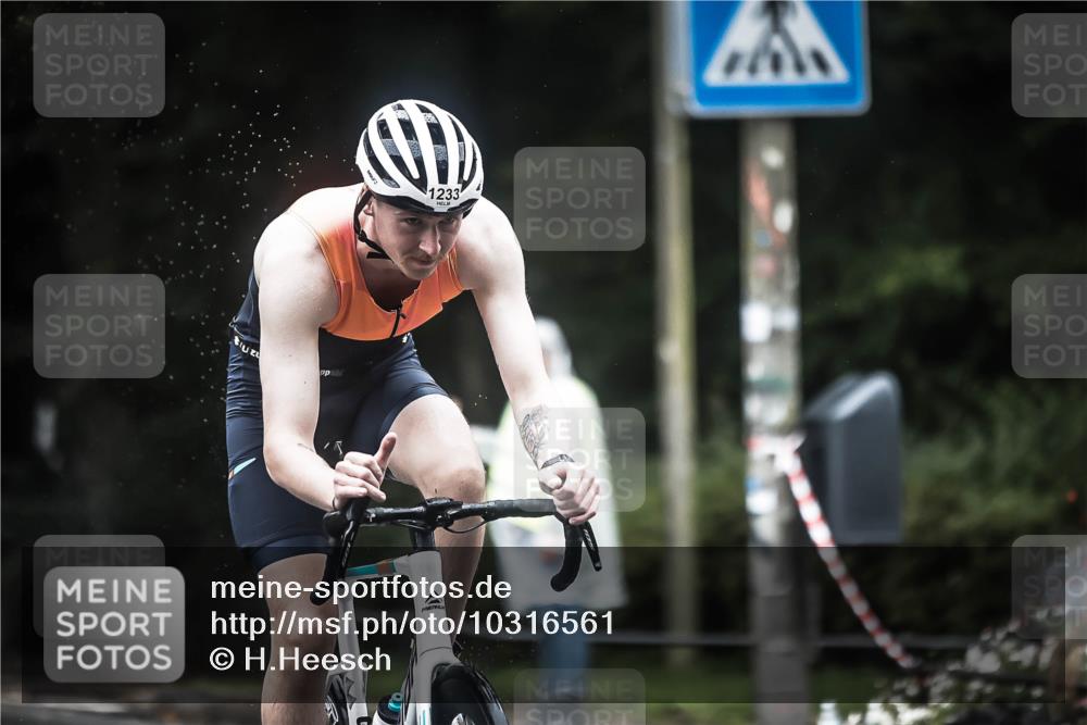 13.09.2026 - Stadtparktriathlon H.Heesch http://msf.ph/oto/10316561 13.09.2026 13:00:00 Radfahren 1082, 1221, 1233, 1239, 1357, 1412, 1418 meine-sportfotos.de
