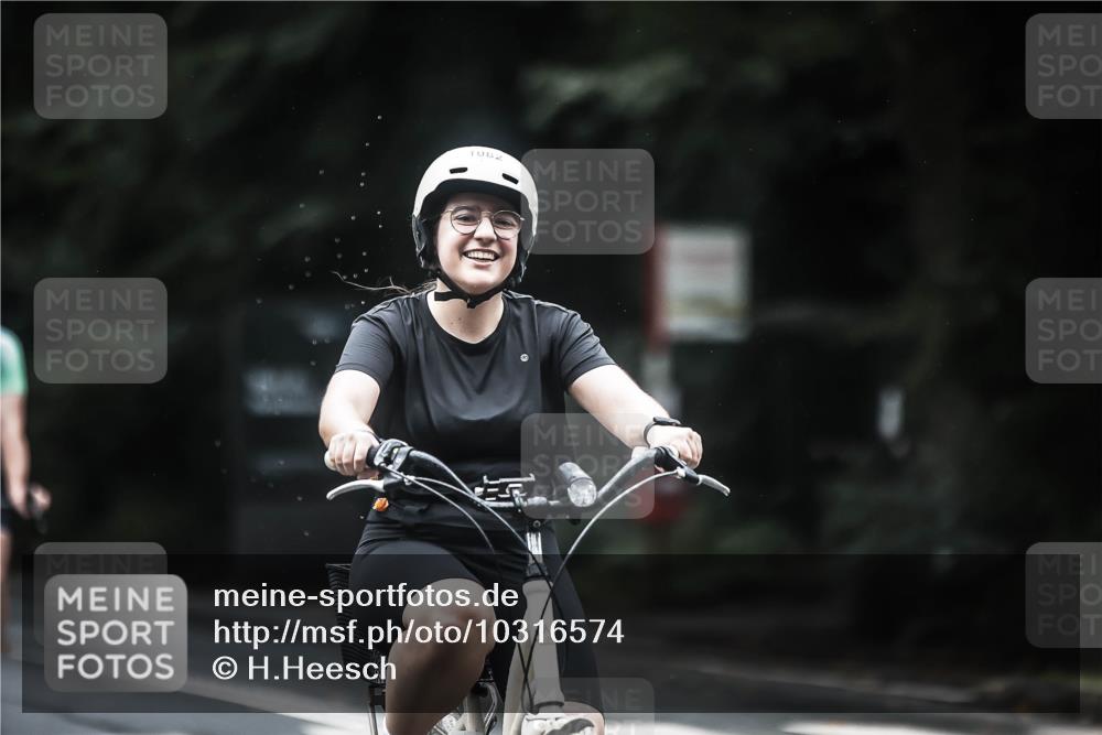 13.09.2026 - Stadtparktriathlon H.Heesch http://msf.ph/oto/10316574 13.09.2026 13:00:02 Radfahren 1082, 1160, 1221, 1233, 1239, 1357, 1412 meine-sportfotos.de