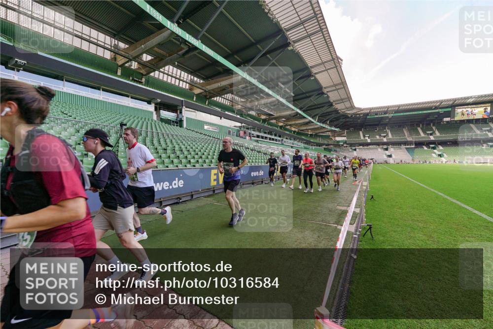 13.09.2026 - 21. swb-Marathon Bremen Michael Burmester http://msf.ph/oto/10316584 13.09.2026 13:13:35 Laufen im Stadion 118, 183, 270, 278, 349, 460, 514, 576, 600, 631, 695, 702, 768, 933, 950, 956, 1005, 1143, 1286, 1334, 1392, 1408, 1426, 1573, 1596, 1641, 1991, 2005, 2024, 2035, 2079, 2233, 2264, 2336, 2387, 2412, 2439, 2457, 2461, 2478, 2505, 2521, 2540, 2564, 2612, 2665, 2684, 2693, 2765, 2773, 2792, 2815, 2816, 2829, 2860, 2884, 2887, 2895, 2921, 2963, 2966, 2972, 2975, 3016, 3111, 3143, 3155, 3209, 3253, 3277, 3293, 3304, 3313, 3378, 3405, 3428, 3434, 3653, 3661, 549 meine-sportfotos.de