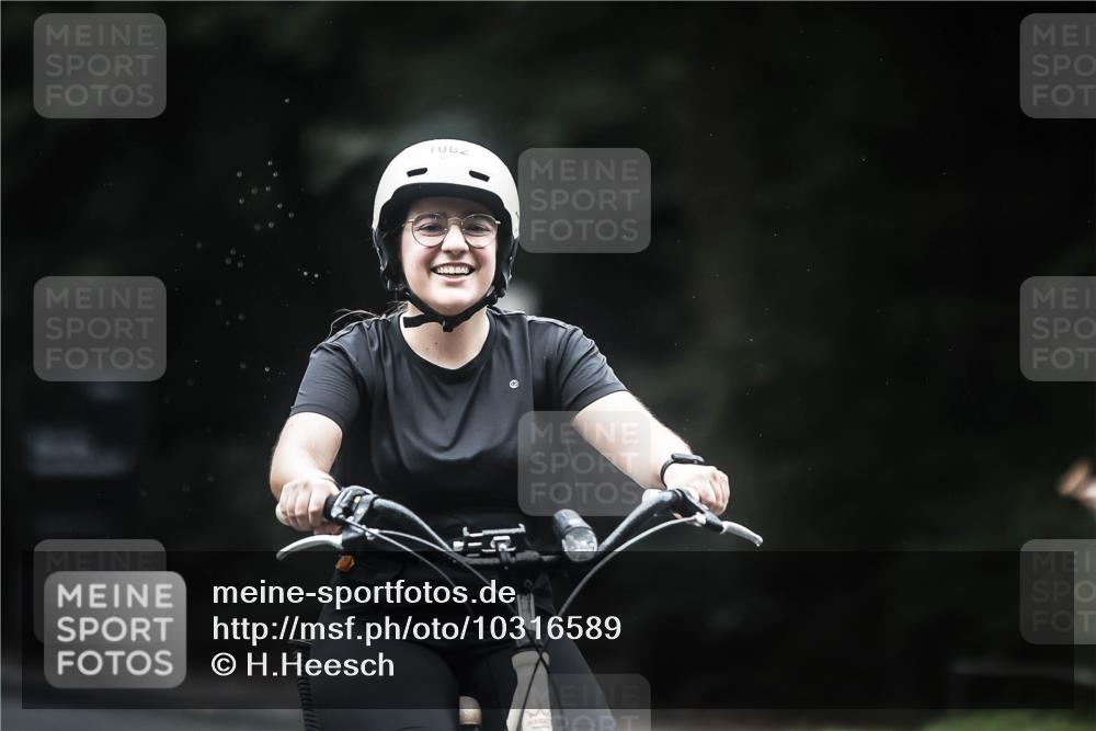 13.09.2026 - Stadtparktriathlon H.Heesch http://msf.ph/oto/10316589 13.09.2026 13:00:02 Radfahren 1082, 1160, 1221, 1233, 1239, 1357, 1412 meine-sportfotos.de