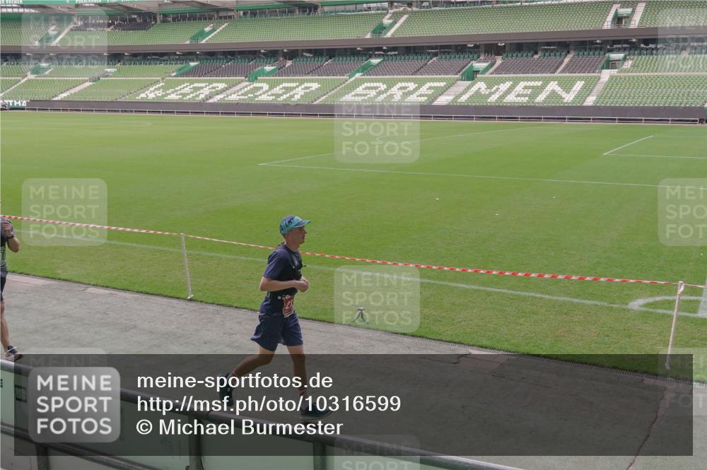 13.09.2026 - 21. swb-Marathon Bremen Michael Burmester http://msf.ph/oto/10316599 13.09.2026 12:51:43 Laufen im Stadion 107, 235, 335, 683, 734, 771, 792, 863, 1033, 1043, 1125, 1146, 1162, 1232, 1455, 1492, 1510, 1613, 1955, 1970, 1998, 2008, 2130, 2295, 2442, 2444, 2447, 2480, 2498, 2759, 2767, 2847, 3085, 3336, 3440, 3448, 3484, 3566, 3703, 3808, 3830, 3899, 3959, 3988, 4023, 4165, 4283, 4368, 4429, 4473, 4475, 4559, 4571, 4573, 4582, 4727, 4781, 4782, 4888, 4895, 5066, 5079, 5152, 5155, 5168, 5314, 5379, 5521, 5532, 5620, 5627, 5696, 6274, 6471, 6668, 6901, 8033, 8798 meine-sportfotos.de