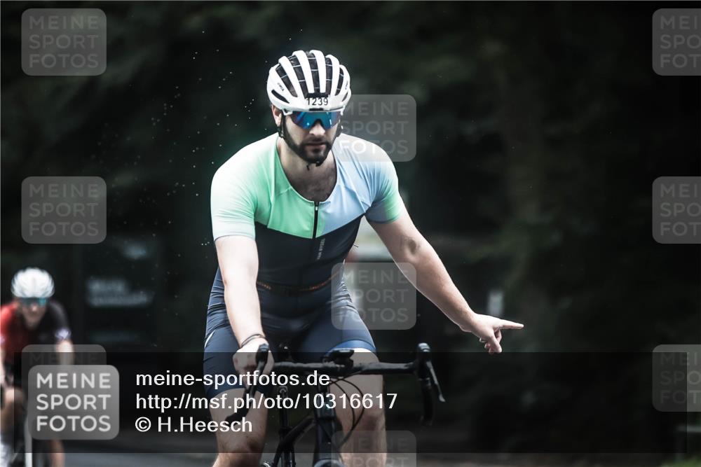 13.09.2026 - Stadtparktriathlon H.Heesch http://msf.ph/oto/10316617 13.09.2026 13:00:03 Radfahren 1082, 1160, 1203, 1221, 1233, 1239, 1357, 1412 meine-sportfotos.de