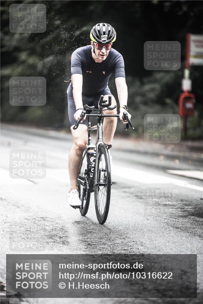 13.09.2026 - Stadtparktriathlon H.Heesch http://msf.ph/oto/10316622 13.09.2026 11:52:04 Radfahren 713, 902, 903 meine-sportfotos.de
