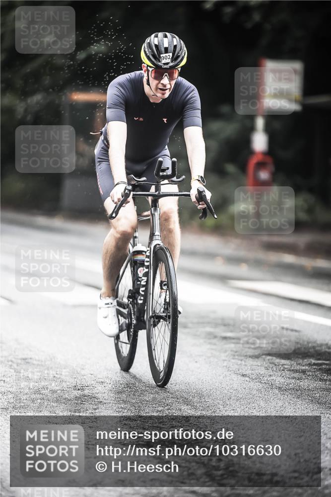 13.09.2026 - Stadtparktriathlon H.Heesch http://msf.ph/oto/10316630 13.09.2026 11:52:05 Radfahren 713, 902, 903 meine-sportfotos.de