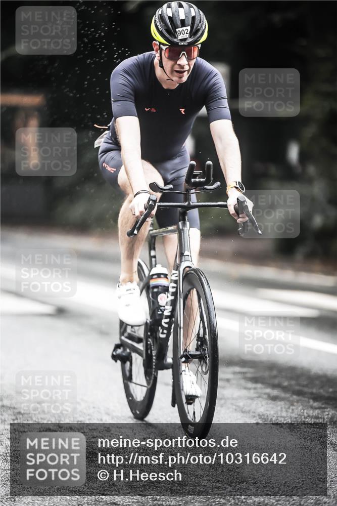 13.09.2026 - Stadtparktriathlon H.Heesch http://msf.ph/oto/10316642 13.09.2026 11:52:05 Radfahren 713, 902, 903 meine-sportfotos.de