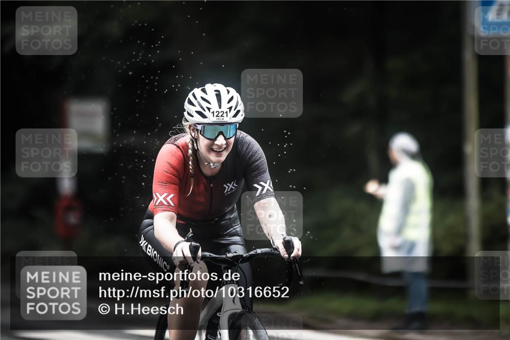 13.09.2026 - Stadtparktriathlon H.Heesch http://msf.ph/oto/10316652 13.09.2026 13:00:04 Radfahren 1082, 1117, 1160, 1203, 1221, 1233, 1239, 1357, 1412 meine-sportfotos.de