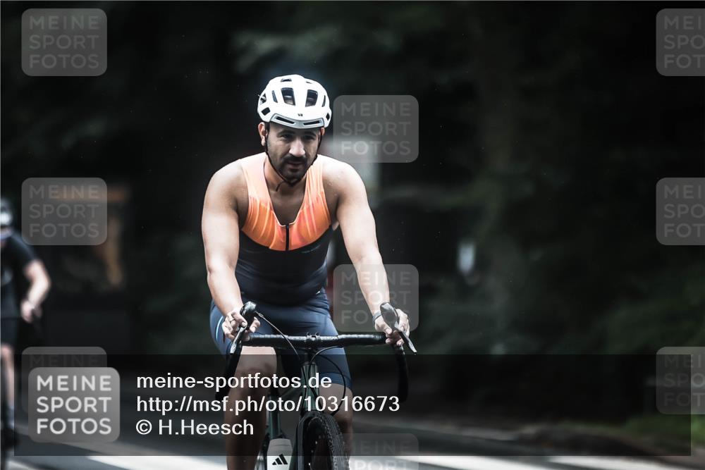 13.09.2026 - Stadtparktriathlon H.Heesch http://msf.ph/oto/10316673 13.09.2026 13:00:06 Radfahren 1082, 1117, 1160, 1203, 1221, 1239, 1267, 1310, 1357, 1358, 1412 meine-sportfotos.de