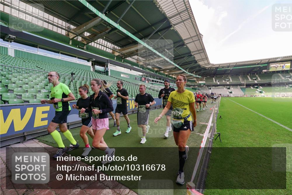 13.09.2026 - 21. swb-Marathon Bremen Michael Burmester http://msf.ph/oto/10316678 13.09.2026 13:13:44 Laufen im Stadion 118, 183, 270, 278, 349, 460, 514, 576, 600, 631, 695, 702, 768, 933, 950, 956, 1005, 1143, 1286, 1334, 1392, 1408, 1426, 1573, 1596, 1641, 1818, 1819, 1991, 2005, 2024, 2035, 2079, 2233, 2264, 2314, 2387, 2412, 2439, 2457, 2461, 2478, 2505, 2521, 2540, 2564, 2612, 2665, 2684, 2693, 2765, 2773, 2792, 2815, 2816, 2829, 2860, 2884, 2887, 2895, 2921, 2963, 2966, 2972, 2975, 3016, 3111, 3155, 3209, 3253, 3277, 3293, 3304, 3313, 3378, 3405, 3428, 3434, 3653, 3661 meine-sportfotos.de