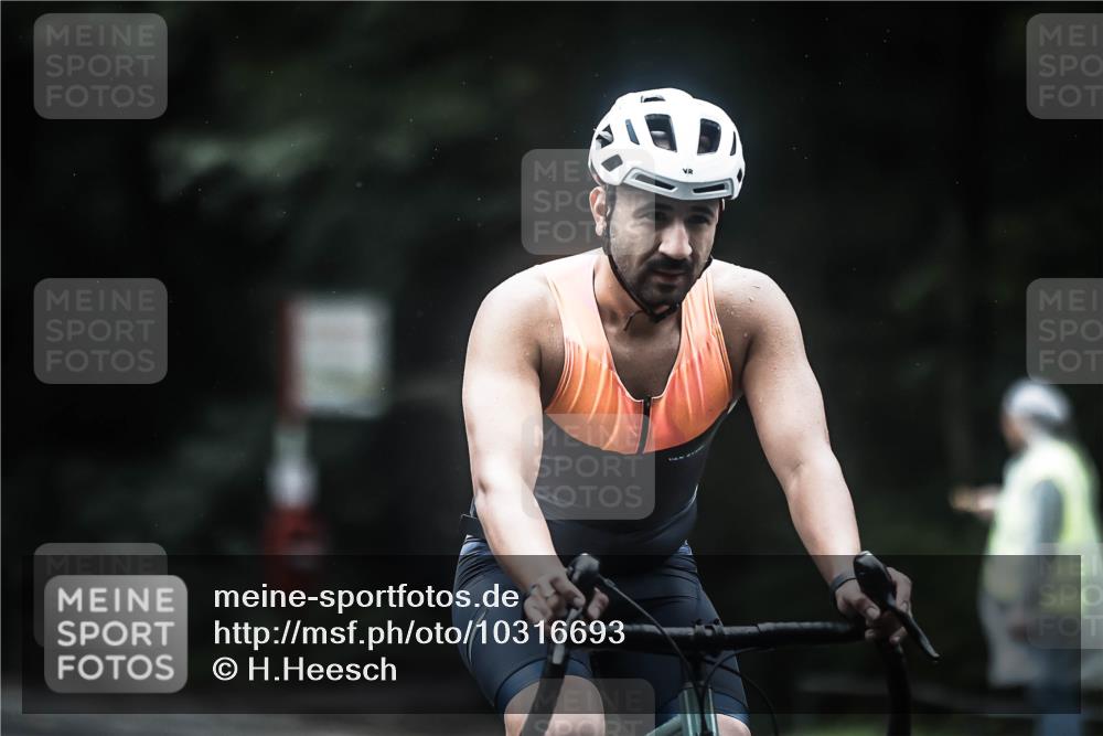 13.09.2026 - Stadtparktriathlon H.Heesch http://msf.ph/oto/10316693 13.09.2026 13:00:06 Radfahren 1082, 1117, 1160, 1203, 1221, 1239, 1267, 1310, 1357, 1358, 1412 meine-sportfotos.de