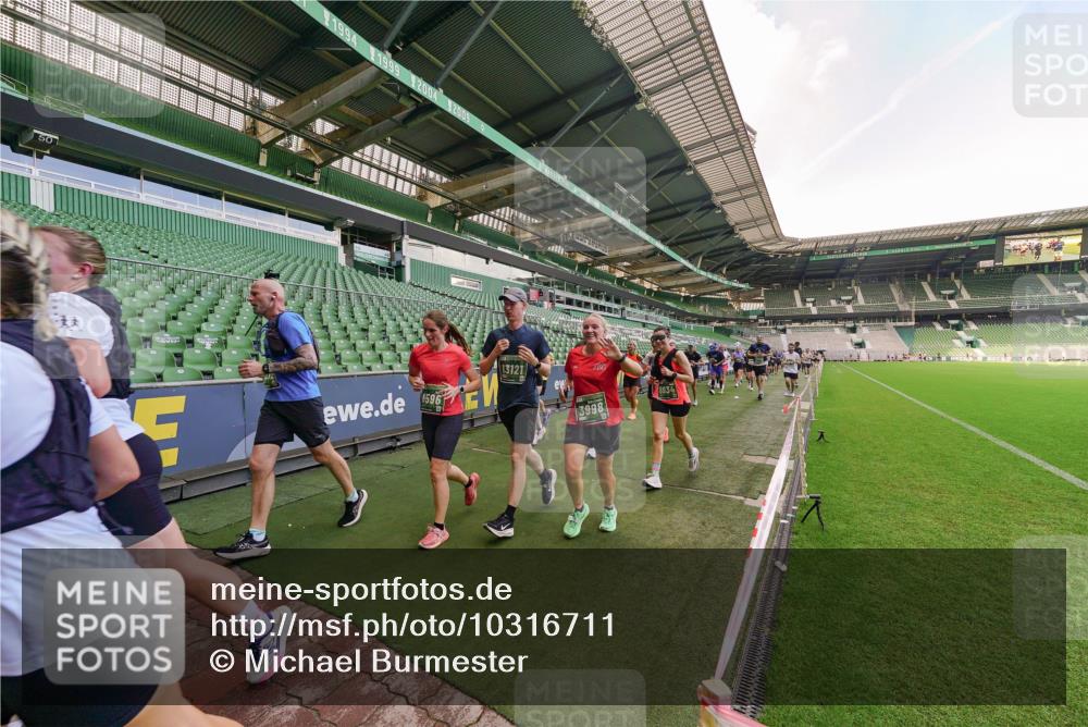 13.09.2026 - 21. swb-Marathon Bremen Michael Burmester http://msf.ph/oto/10316711 13.09.2026 13:13:47 Laufen im Stadion 118, 183, 270, 278, 349, 460, 514, 576, 600, 631, 695, 702, 768, 933, 950, 956, 1005, 1008, 1143, 1286, 1334, 1392, 1408, 1426, 1573, 1596, 1641, 1818, 1819, 1991, 2005, 2024, 2035, 2079, 2233, 2264, 2314, 2387, 2412, 2439, 2457, 2461, 2478, 2505, 2521, 2540, 2564, 2612, 2665, 2684, 2693, 2765, 2773, 2792, 2815, 2816, 2829, 2838, 2860, 2884, 2887, 2895, 2921, 2963, 2966, 2972, 2975, 2978, 3016, 3111, 3155, 3209, 3253, 3277, 3293, 3304, 3313, 3378, 3405, 3428, 3434, 3653, 3661 meine-sportfotos.de