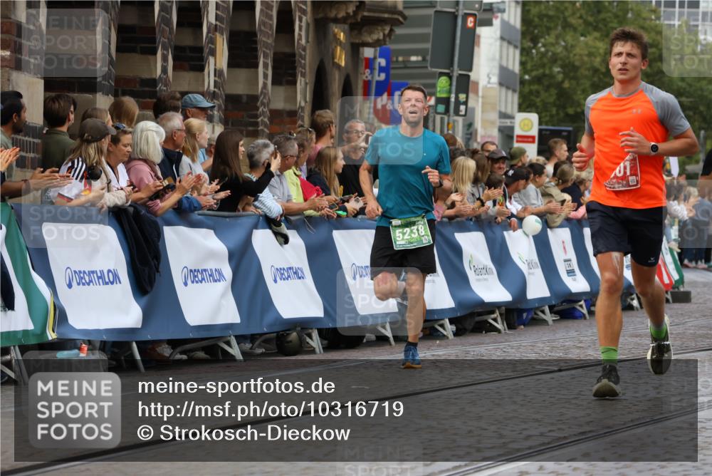13.09.2026 - 21. swb-Marathon Bremen Strokosch-Dieckow http://msf.ph/oto/10316719 13.09.2026 13:06:38 Ziel 474, 1901, 3466, 7336, 7590, 8621, 8670, 9934, 13148, 521, 788, 1009, 3127, 3910, 4574, 5238, 6784, 6951, 8580, 8888 meine-sportfotos.de