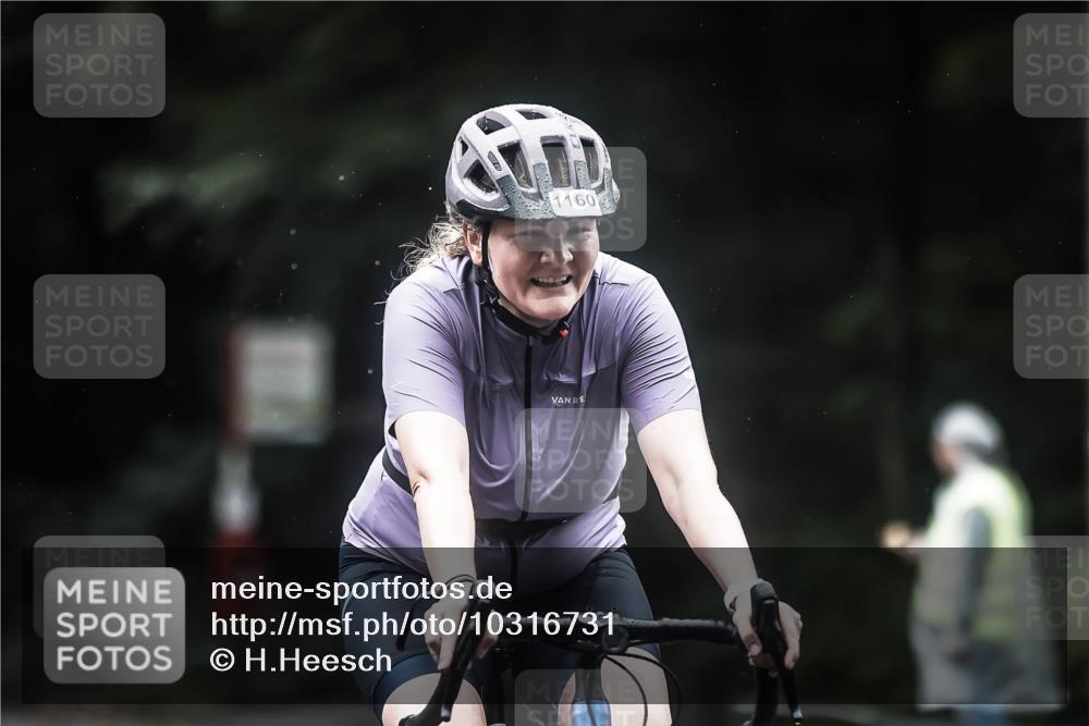 13.09.2026 - Stadtparktriathlon H.Heesch http://msf.ph/oto/10316731 13.09.2026 13:00:09 Radfahren 1117, 1160, 1203, 1221, 1267, 1310, 1357, 1358, 1412 meine-sportfotos.de