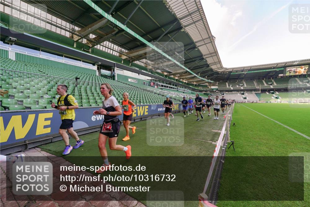 13.09.2026 - 21. swb-Marathon Bremen Michael Burmester http://msf.ph/oto/10316732 13.09.2026 13:13:49 Laufen im Stadion 118, 183, 270, 278, 349, 460, 514, 576, 600, 631, 695, 702, 768, 933, 950, 956, 1005, 1008, 1143, 1286, 1334, 1392, 1408, 1426, 1573, 1596, 1641, 1818, 1819, 1991, 2005, 2024, 2035, 2079, 2233, 2264, 2314, 2387, 2412, 2439, 2457, 2461, 2478, 2505, 2521, 2540, 2564, 2612, 2665, 2684, 2693, 2765, 2773, 2792, 2815, 2816, 2829, 2838, 2860, 2884, 2887, 2895, 2921, 2963, 2966, 2972, 2975, 2978, 3016, 3111, 3155, 3209, 3253, 3277, 3293, 3304, 3313, 3378, 3405, 3428, 3434, 3653, 3661 meine-sportfotos.de