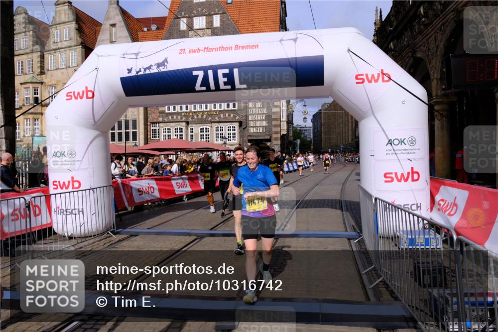13.09.2026 - 21. swb-Marathon Bremen Tim E. http://msf.ph/oto/10316742 13.09.2026 10:56:59 Ziel 10240, 10356, 10372, 10486, 10540, 10721, 10771, 10824, 10888, 10936, 11064, 11069, 11349, 11407, 11474, 11601, 11872, 11911, 11996, 12284, 12434, 12543 meine-sportfotos.de