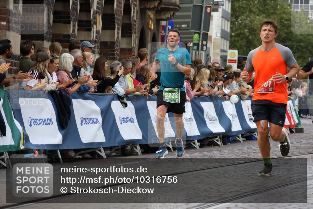 13.09.2026 - 21. swb-Marathon Bremen Strokosch-Dieckow http://msf.ph/oto/10316756 13.09.2026 13:06:38 Ziel 474, 1901, 3466, 7336, 7590, 8621, 8670, 9934, 13148, 521, 788, 1009, 3127, 3910, 4574, 5238, 6784, 6951, 8580, 8888 meine-sportfotos.de