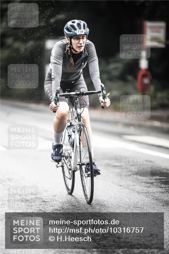 13.09.2026 - Stadtparktriathlon H.Heesch http://msf.ph/oto/10316757 13.09.2026 11:52:21 Radfahren 716, 718, 780 meine-sportfotos.de