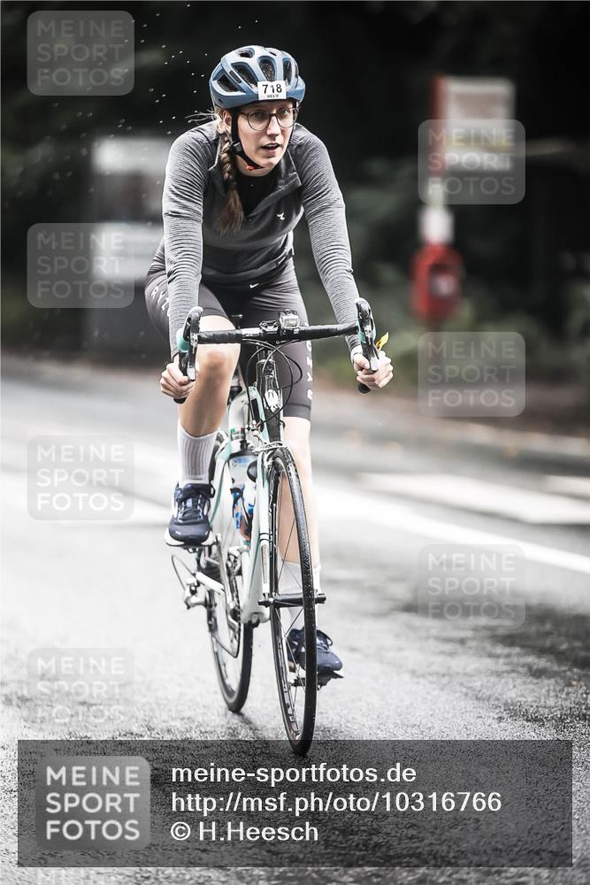 13.09.2026 - Stadtparktriathlon H.Heesch http://msf.ph/oto/10316766 13.09.2026 11:52:21 Radfahren 716, 718, 780 meine-sportfotos.de