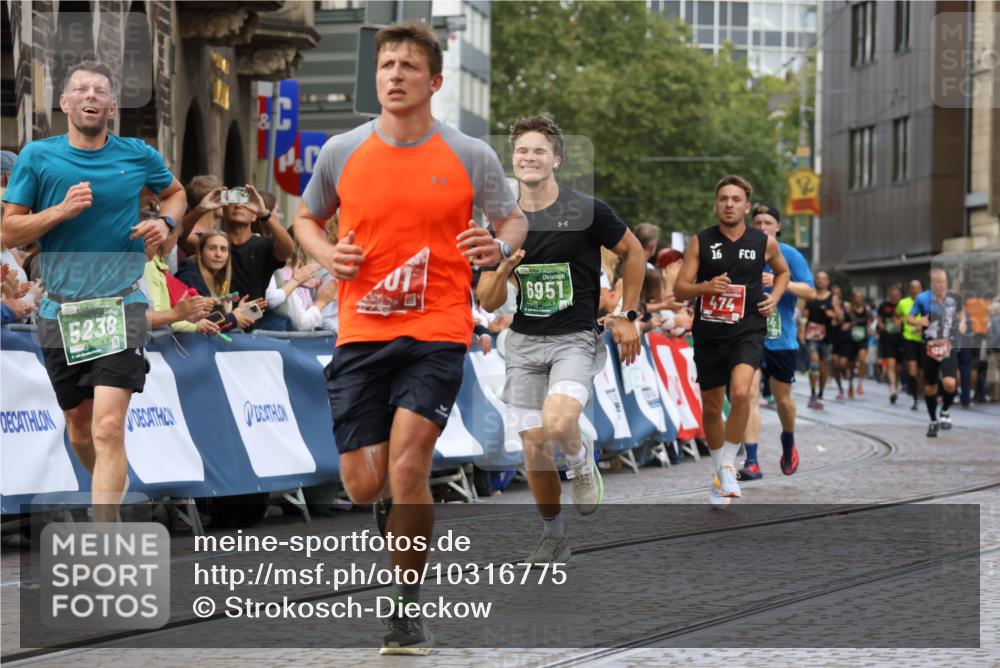 13.09.2026 - 21. swb-Marathon Bremen Strokosch-Dieckow http://msf.ph/oto/10316775 13.09.2026 13:06:39 Ziel 474, 1901, 3466, 7336, 7590, 8621, 8670, 9934, 13148, 521, 788, 1009, 3127, 4574, 5238, 6784, 6951, 8580, 8888 meine-sportfotos.de