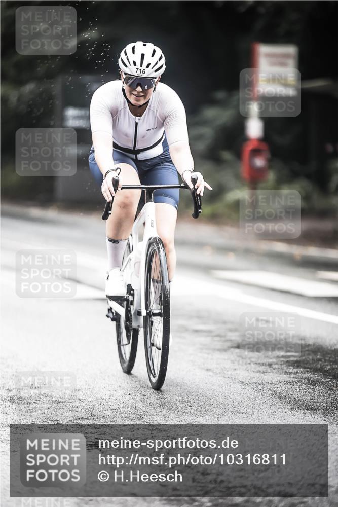 13.09.2026 - Stadtparktriathlon H.Heesch http://msf.ph/oto/10316811 13.09.2026 11:52:26 Radfahren 716, 718, 806, 928 meine-sportfotos.de