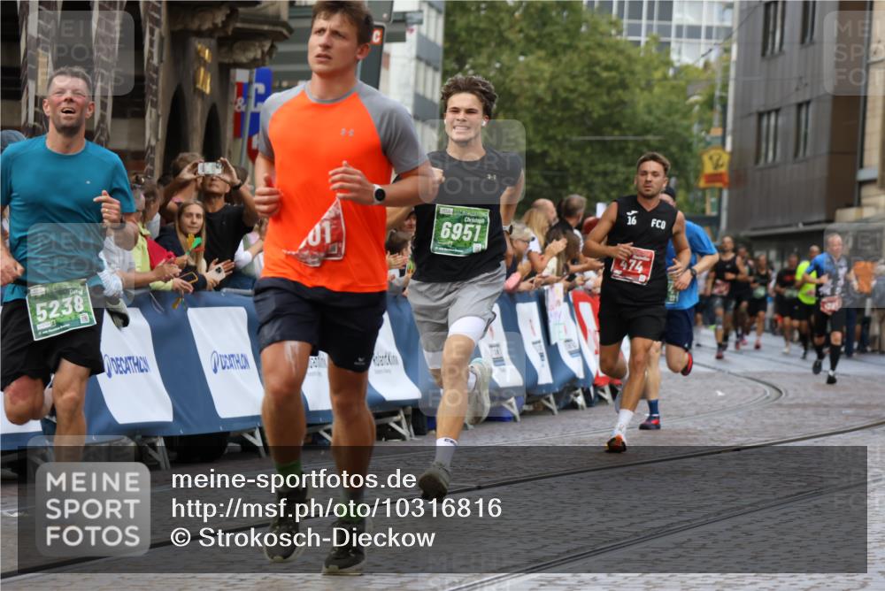 13.09.2026 - 21. swb-Marathon Bremen Strokosch-Dieckow http://msf.ph/oto/10316816 13.09.2026 13:06:40 Ziel 474, 1901, 7336, 7590, 8621, 8670, 9934, 13148, 521, 749, 1009, 3127, 4574, 5238, 6784, 6951, 8580, 8888 meine-sportfotos.de