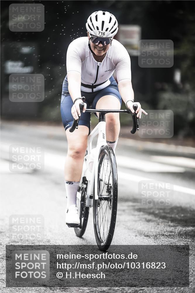 13.09.2026 - Stadtparktriathlon H.Heesch http://msf.ph/oto/10316823 13.09.2026 11:52:27 Radfahren 716, 718, 806, 928 meine-sportfotos.de