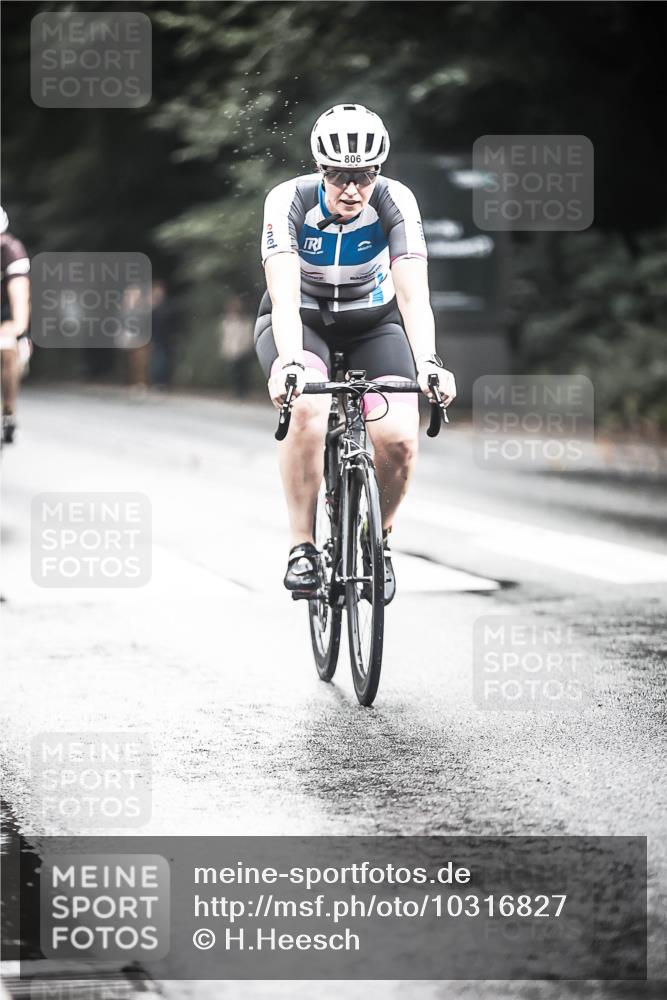 13.09.2026 - Stadtparktriathlon H.Heesch http://msf.ph/oto/10316827 13.09.2026 11:52:27 Radfahren 716, 718, 806, 928 meine-sportfotos.de