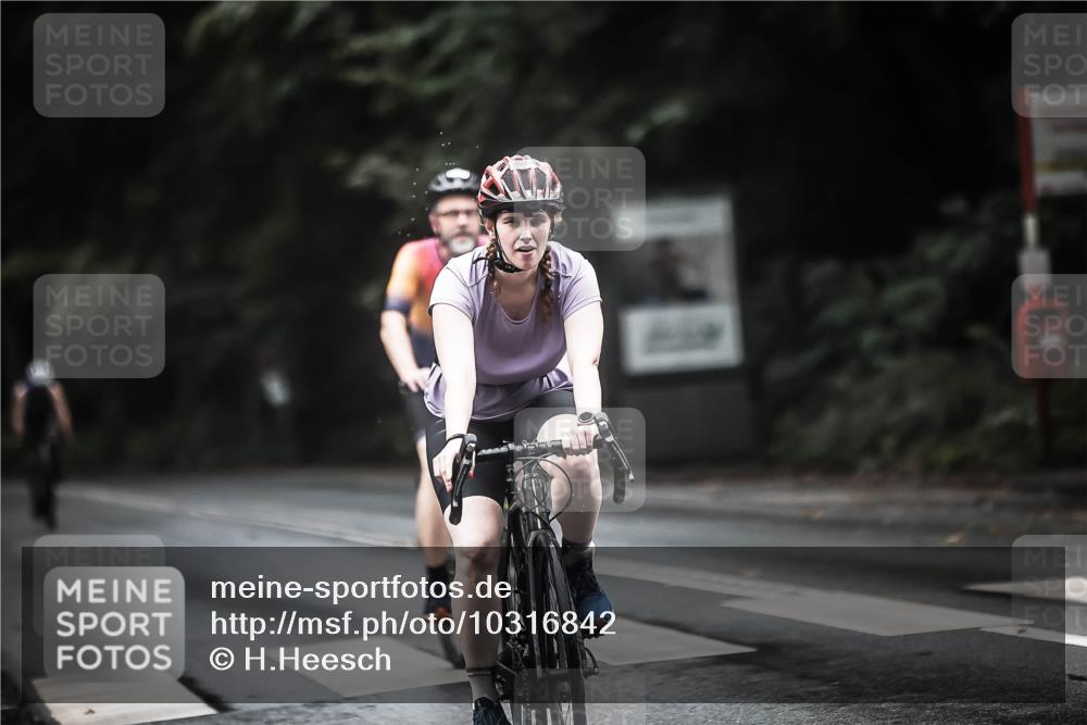 13.09.2026 - Stadtparktriathlon H.Heesch http://msf.ph/oto/10316842 13.09.2026 13:00:22 Radfahren 1080, 1194, 1243, 1288, 1290, 1307, 1330, 1350 meine-sportfotos.de