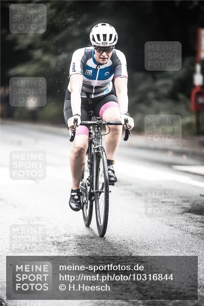 13.09.2026 - Stadtparktriathlon H.Heesch http://msf.ph/oto/10316844 13.09.2026 11:52:28 Radfahren 716, 806, 841, 928 meine-sportfotos.de