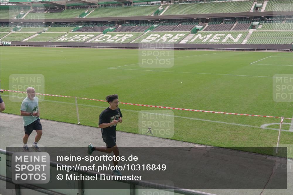 13.09.2026 - 21. swb-Marathon Bremen Michael Burmester http://msf.ph/oto/10316849 13.09.2026 12:51:57 Laufen im Stadion 107, 235, 335, 683, 734, 771, 792, 863, 1033, 1043, 1125, 1146, 1162, 1232, 1252, 1297, 1455, 1492, 1510, 1542, 1613, 1646, 1955, 1970, 2007, 2008, 2043, 2203, 2295, 2442, 2444, 2447, 2480, 2498, 2759, 2767, 2847, 3085, 3149, 3336, 3440, 3448, 3484, 3566, 3703, 3808, 3830, 3899, 3959, 3988, 4023, 4165, 4283, 4368, 4429, 4473, 4475, 4559, 4571, 4573, 4582, 4727, 4781, 4782, 4888, 4895, 5066, 5079, 5152, 5155, 5168, 5379, 5521, 5532, 5627, 5696, 6274, 6471, 8033, 8798 meine-sportfotos.de