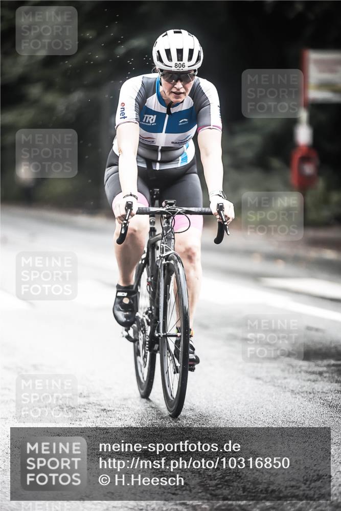 13.09.2026 - Stadtparktriathlon H.Heesch http://msf.ph/oto/10316850 13.09.2026 11:52:28 Radfahren 716, 806, 841, 928 meine-sportfotos.de