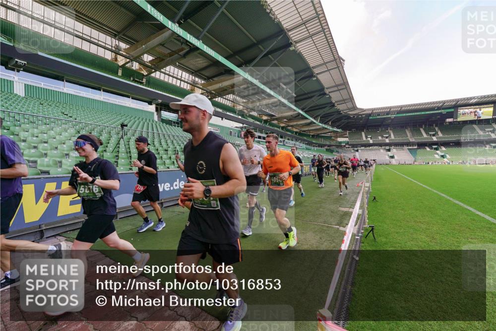 13.09.2026 - 21. swb-Marathon Bremen Michael Burmester http://msf.ph/oto/10316853 13.09.2026 13:14:02 Laufen im Stadion 183, 270, 278, 349, 460, 576, 600, 631, 695, 702, 768, 933, 950, 956, 1005, 1008, 1143, 1392, 1408, 1426, 1573, 1596, 1641, 1818, 1819, 1991, 2005, 2024, 2035, 2079, 2233, 2264, 2314, 2387, 2412, 2439, 2457, 2461, 2478, 2494, 2521, 2540, 2564, 2612, 2665, 2684, 2693, 2765, 2773, 2792, 2816, 2829, 2838, 2860, 2865, 2884, 2887, 2895, 2921, 2972, 2975, 2978, 3016, 3111, 3209, 3253, 3277, 3293, 3304, 3313, 3378, 3405, 3428, 3434, 3653, 3661, 3680, 4034, 4080 meine-sportfotos.de