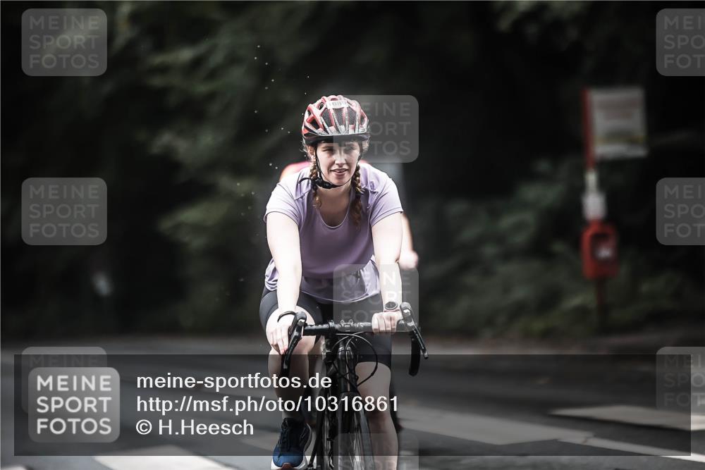 13.09.2026 - Stadtparktriathlon H.Heesch http://msf.ph/oto/10316861 13.09.2026 13:00:22 Radfahren 1080, 1194, 1243, 1288, 1290, 1307, 1330, 1350 meine-sportfotos.de