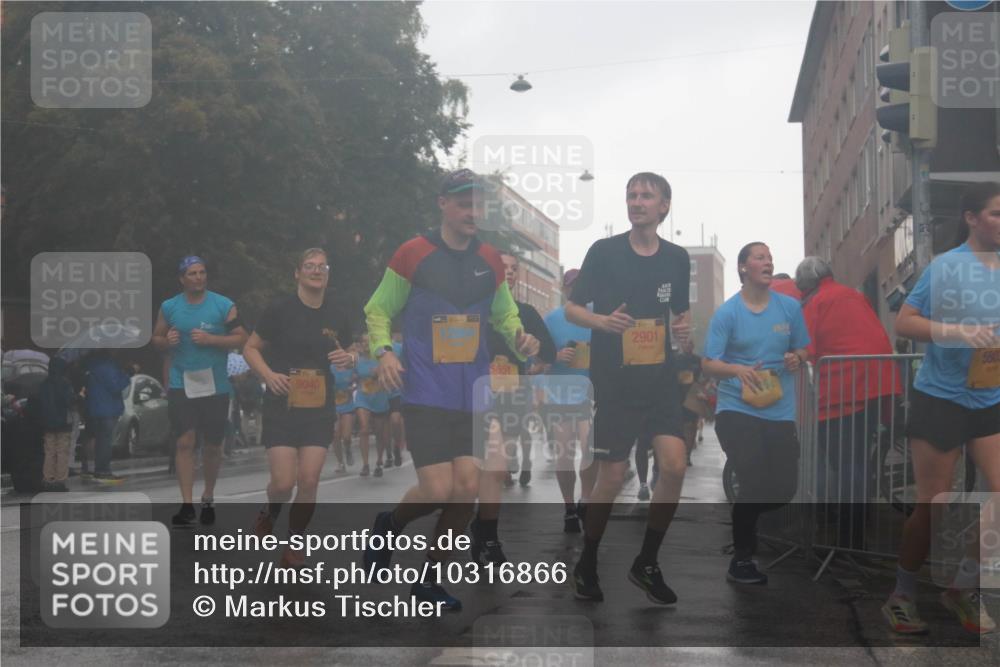 13.09.2026 - Kiel Lauf Markus Tischler http://msf.ph/oto/10316866 13.09.2026 10:47:17 Fleethörn 9040, 5651, 2901, 580 meine-sportfotos.de