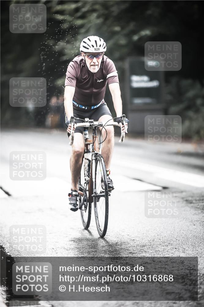 13.09.2026 - Stadtparktriathlon H.Heesch http://msf.ph/oto/10316868 13.09.2026 11:52:29 Radfahren 716, 806, 841, 928 meine-sportfotos.de