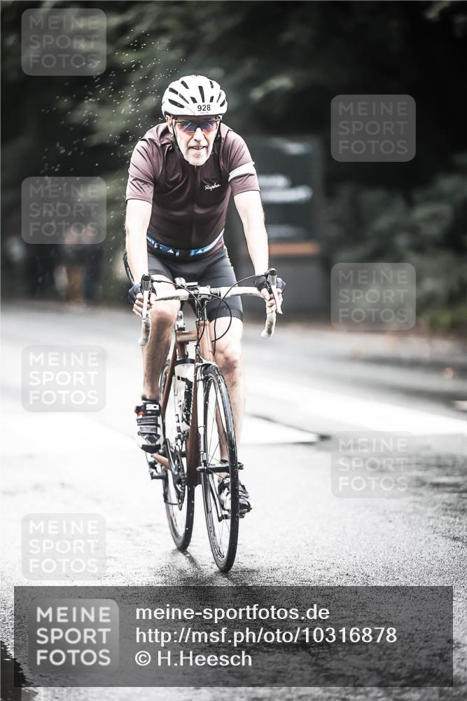 13.09.2026 - Stadtparktriathlon H.Heesch http://msf.ph/oto/10316878 13.09.2026 11:52:30 Radfahren 716, 806, 815, 841, 928 meine-sportfotos.de