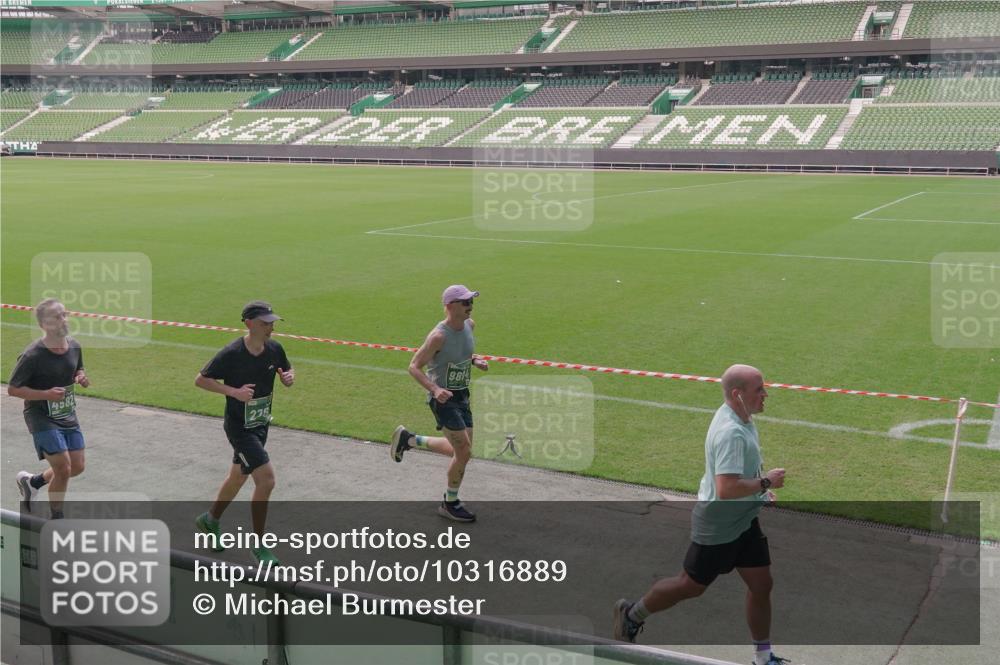 13.09.2026 - 21. swb-Marathon Bremen Michael Burmester http://msf.ph/oto/10316889 13.09.2026 12:51:59 Laufen im Stadion 107, 235, 335, 683, 734, 771, 792, 863, 1033, 1043, 1125, 1146, 1162, 1232, 1252, 1297, 1455, 1492, 1510, 1542, 1613, 1646, 1955, 1970, 2007, 2008, 2043, 2203, 2295, 2442, 2444, 2447, 2480, 2498, 2759, 2767, 2847, 3085, 3149, 3336, 3440, 3448, 3484, 3566, 3703, 3808, 3830, 3899, 3959, 3988, 4023, 4165, 4283, 4368, 4429, 4473, 4475, 4559, 4571, 4573, 4582, 4605, 4727, 4781, 4782, 4888, 4895, 5066, 5079, 5152, 5155, 5168, 5379, 5521, 5532, 5627, 5696, 6274, 6471, 8033, 8798 meine-sportfotos.de
