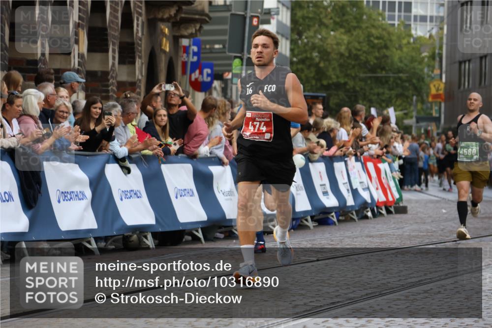 13.09.2026 - 21. swb-Marathon Bremen Strokosch-Dieckow http://msf.ph/oto/10316890 13.09.2026 13:06:42 Ziel 474, 1901, 1921, 7590, 8621, 8670, 9934, 13148, 521, 749, 1009, 3127, 4574, 6784, 8580, 8888 meine-sportfotos.de