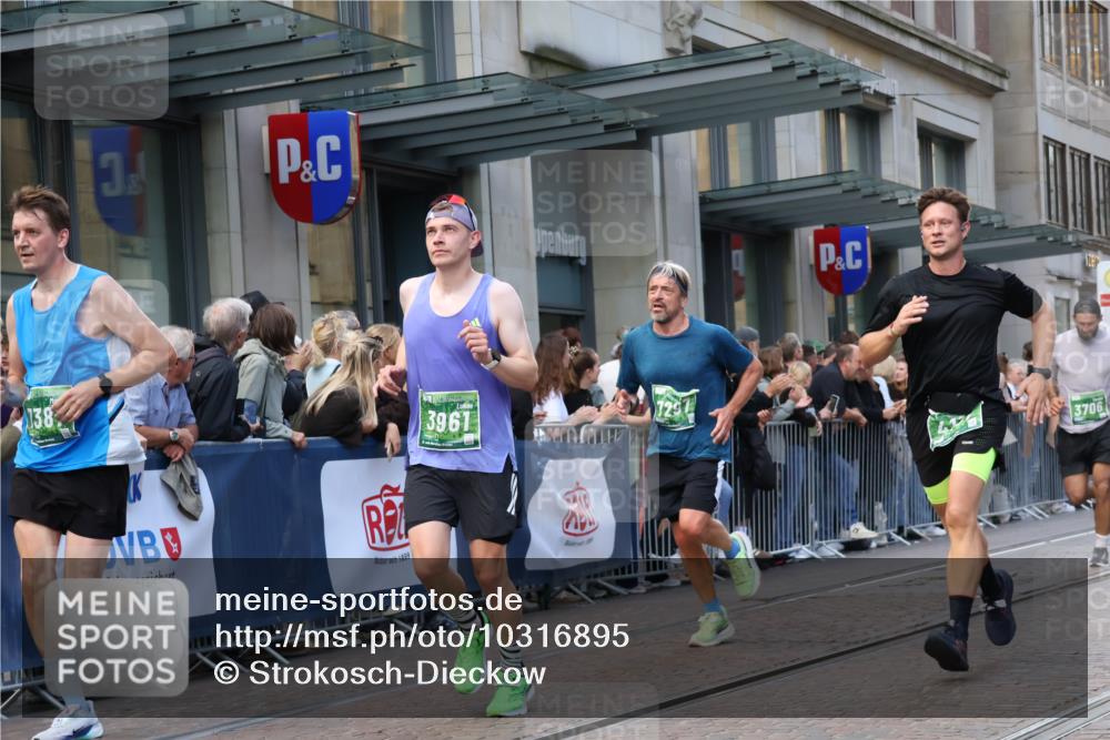 13.09.2026 - 21. swb-Marathon Bremen Strokosch-Dieckow http://msf.ph/oto/10316895 13.09.2026 13:16:35 Ziel 385, 472, 675, 696, 734, 827, 985, 1970, 2319, 2473, 2474, 2809, 3246, 3706, 3716, 3961, 4135, 4137, 4156, 4485, 5772, 6049, 6531, 6535, 6704, 6819, 6953, 7297, 7387, 7875, 8858, 740, 755, 792, 816, 985, 1076, 1162, 1605, 2604, 5255, 5554, 5963, 6367, 6721, 7053, 7603, 7801, 8171, 8288, 9031, 9115 meine-sportfotos.de