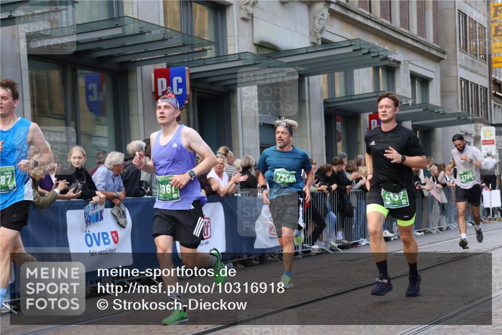 13.09.2026 - 21. swb-Marathon Bremen Strokosch-Dieckow http://msf.ph/oto/10316918 13.09.2026 13:16:36 Ziel 385, 472, 675, 696, 734, 827, 1970, 2319, 2473, 2474, 2809, 3246, 3706, 3716, 3961, 4135, 4137, 4156, 4485, 5772, 6049, 6531, 6535, 6704, 6819, 6953, 7284, 7297, 7387, 7875, 8858, 755, 792, 816, 985, 1076, 1162, 2474, 2604, 5255, 5554, 5963, 6367, 7053, 7603, 7801, 7875, 8171, 8288, 9031, 9115 meine-sportfotos.de