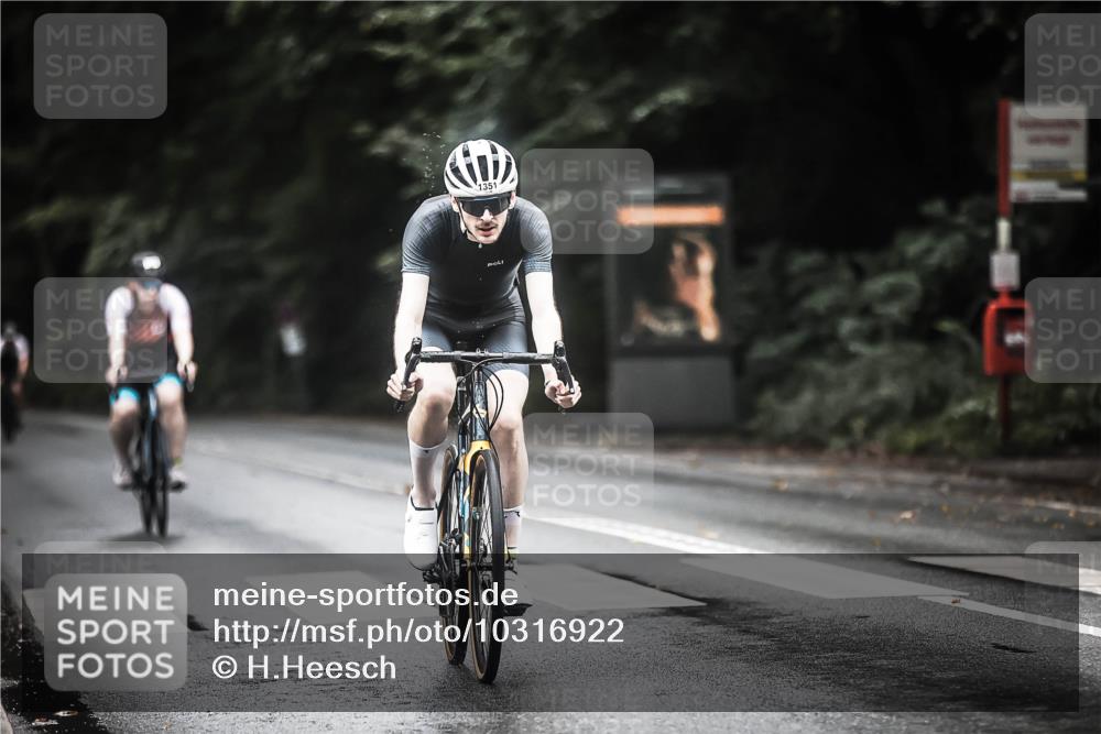 13.09.2026 - Stadtparktriathlon H.Heesch http://msf.ph/oto/10316922 13.09.2026 13:00:38 Radfahren 1143, 1282, 1351, 1370 meine-sportfotos.de