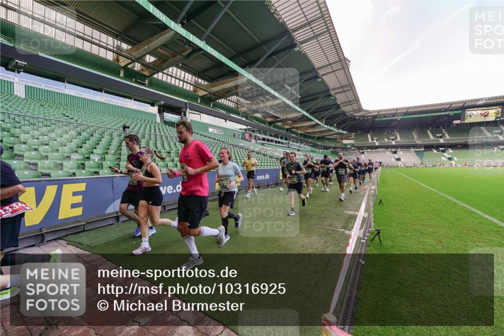 13.09.2026 - 21. swb-Marathon Bremen Michael Burmester http://msf.ph/oto/10316925 13.09.2026 13:14:08 Laufen im Stadion 183, 270, 278, 300, 349, 414, 460, 576, 600, 631, 695, 702, 768, 933, 950, 956, 1005, 1008, 1143, 1392, 1408, 1426, 1573, 1596, 1641, 1818, 1819, 1991, 2024, 2035, 2079, 2233, 2264, 2314, 2387, 2412, 2439, 2457, 2461, 2478, 2494, 2521, 2540, 2564, 2612, 2665, 2684, 2690, 2691, 2693, 2737, 2773, 2792, 2816, 2829, 2838, 2860, 2861, 2865, 2884, 2887, 2921, 2972, 2975, 2978, 3016, 3111, 3209, 3253, 3277, 3293, 3304, 3313, 3378, 3405, 3428, 3434, 3653, 3661, 3680, 4034, 4080, 4306 meine-sportfotos.de
