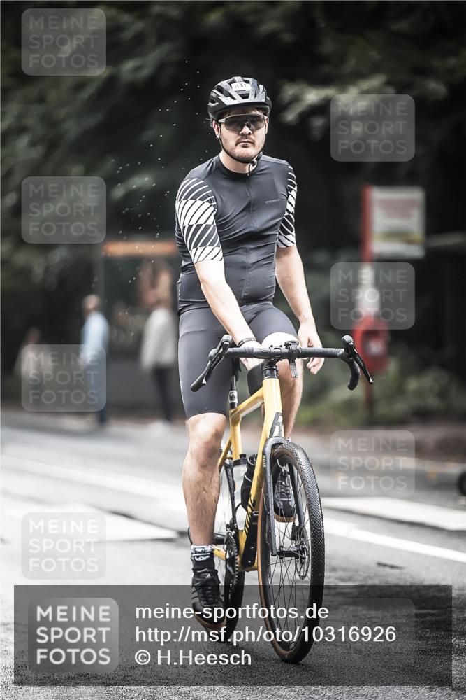 13.09.2026 - Stadtparktriathlon H.Heesch http://msf.ph/oto/10316926 13.09.2026 11:52:34 Radfahren 806, 815, 841, 928 meine-sportfotos.de