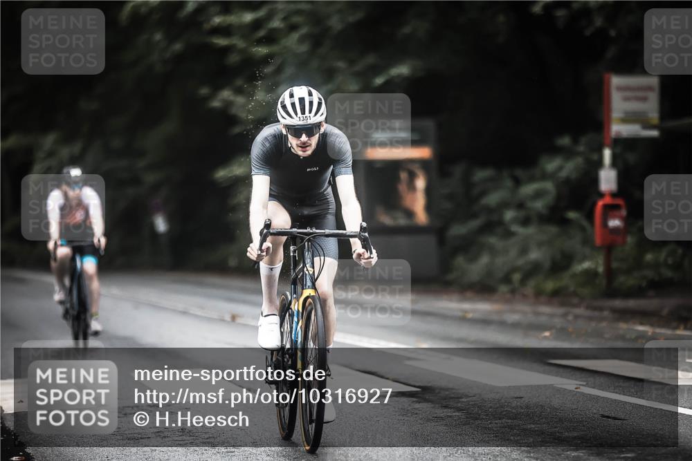 13.09.2026 - Stadtparktriathlon H.Heesch http://msf.ph/oto/10316927 13.09.2026 13:00:38 Radfahren 1143, 1282, 1351, 1370 meine-sportfotos.de