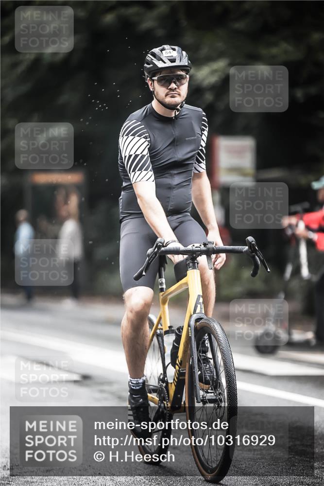 13.09.2026 - Stadtparktriathlon H.Heesch http://msf.ph/oto/10316929 13.09.2026 11:52:34 Radfahren 806, 815, 841, 928 meine-sportfotos.de