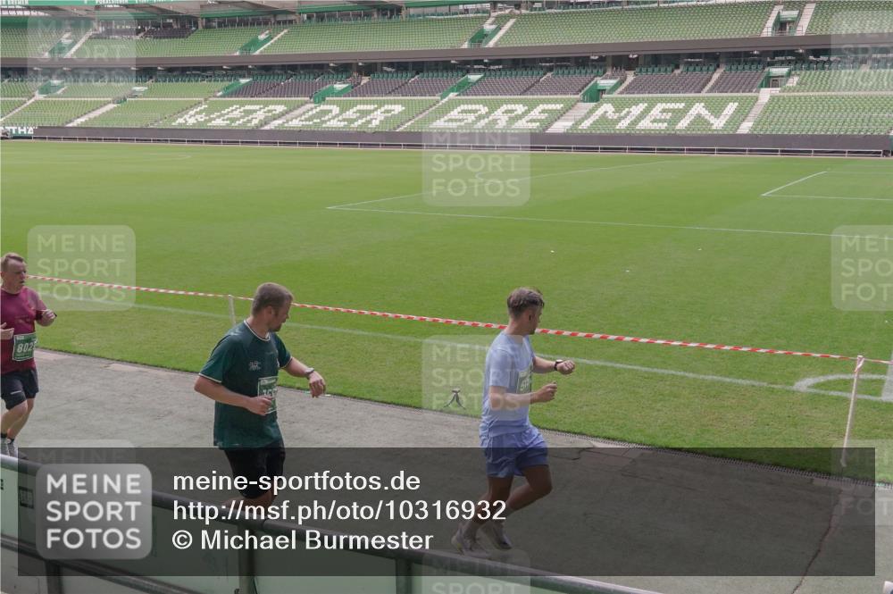 13.09.2026 - 21. swb-Marathon Bremen Michael Burmester http://msf.ph/oto/10316932 13.09.2026 12:52:01 Laufen im Stadion 107, 235, 335, 683, 734, 771, 792, 863, 1033, 1043, 1125, 1146, 1162, 1232, 1252, 1297, 1455, 1492, 1510, 1542, 1613, 1646, 1955, 1970, 2007, 2008, 2043, 2203, 2295, 2442, 2444, 2447, 2480, 2498, 2759, 2767, 2847, 3085, 3149, 3336, 3440, 3448, 3484, 3566, 3703, 3808, 3830, 3899, 3959, 3988, 4023, 4165, 4283, 4368, 4429, 4473, 4475, 4559, 4571, 4573, 4582, 4605, 4727, 4781, 4782, 4888, 4895, 5066, 5079, 5152, 5155, 5168, 5379, 5521, 5532, 5627, 5696, 6274, 6471, 8033, 8798 meine-sportfotos.de