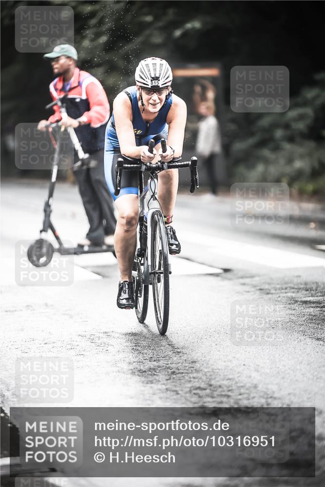 13.09.2026 - Stadtparktriathlon H.Heesch http://msf.ph/oto/10316951 13.09.2026 11:52:36 Radfahren 815, 841 meine-sportfotos.de