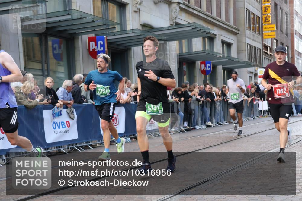 13.09.2026 - 21. swb-Marathon Bremen Strokosch-Dieckow http://msf.ph/oto/10316956 13.09.2026 13:16:36 Ziel 385, 472, 675, 696, 734, 827, 1970, 2319, 2473, 2474, 2809, 3246, 3706, 3716, 3961, 4135, 4137, 4156, 4485, 5772, 6049, 6531, 6535, 6704, 6819, 6953, 7284, 7297, 7387, 7875, 8858, 755, 792, 816, 985, 1076, 1162, 2474, 2604, 5255, 5554, 5963, 6367, 7053, 7603, 7801, 7875, 8171, 8288, 9031, 9115 meine-sportfotos.de
