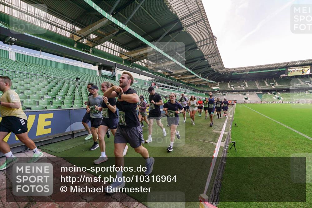 13.09.2026 - 21. swb-Marathon Bremen Michael Burmester http://msf.ph/oto/10316964 13.09.2026 13:14:11 Laufen im Stadion 183, 270, 278, 300, 349, 414, 460, 576, 600, 631, 695, 702, 768, 933, 950, 956, 1005, 1008, 1143, 1392, 1408, 1426, 1573, 1596, 1641, 1818, 1819, 1991, 2024, 2035, 2079, 2233, 2264, 2314, 2387, 2412, 2439, 2457, 2461, 2478, 2494, 2521, 2540, 2564, 2612, 2665, 2684, 2690, 2691, 2693, 2737, 2773, 2792, 2816, 2829, 2838, 2860, 2861, 2865, 2884, 2887, 2921, 2972, 2978, 3016, 3111, 3209, 3253, 3277, 3293, 3304, 3313, 3355, 3378, 3405, 3428, 3653, 3661, 3680, 4034, 4080, 4306 meine-sportfotos.de