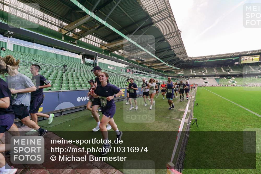 13.09.2026 - 21. swb-Marathon Bremen Michael Burmester http://msf.ph/oto/10316974 13.09.2026 13:14:12 Laufen im Stadion 183, 270, 278, 300, 349, 414, 460, 576, 600, 631, 695, 702, 768, 933, 950, 956, 1005, 1008, 1143, 1392, 1408, 1426, 1573, 1596, 1641, 1818, 1819, 1991, 2024, 2035, 2079, 2233, 2264, 2314, 2387, 2412, 2439, 2457, 2461, 2478, 2494, 2521, 2540, 2564, 2612, 2665, 2684, 2690, 2691, 2693, 2737, 2773, 2792, 2816, 2829, 2838, 2860, 2861, 2865, 2884, 2887, 2921, 2972, 2978, 3016, 3111, 3209, 3253, 3277, 3293, 3304, 3313, 3355, 3378, 3405, 3428, 3653, 3661, 3680, 4034, 4080, 4306 meine-sportfotos.de