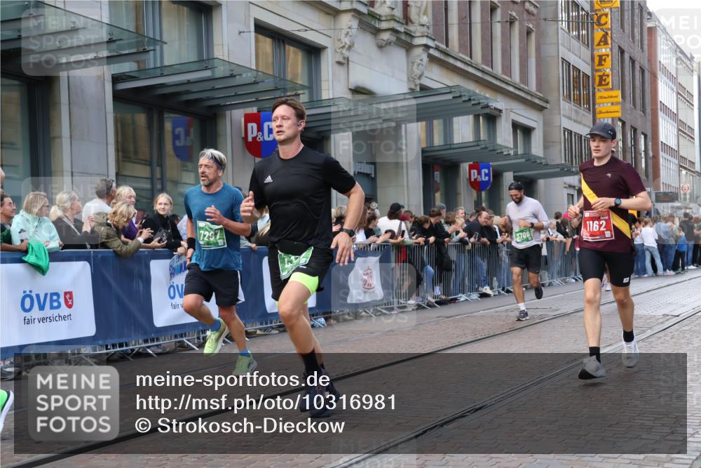 13.09.2026 - 21. swb-Marathon Bremen Strokosch-Dieckow http://msf.ph/oto/10316981 13.09.2026 13:16:36 Ziel 385, 472, 675, 696, 734, 827, 1970, 2319, 2473, 2474, 2809, 3246, 3706, 3716, 3961, 4135, 4137, 4156, 4485, 5772, 6049, 6531, 6535, 6704, 6819, 6953, 7284, 7297, 7387, 7875, 8858, 755, 792, 816, 985, 1076, 1162, 2474, 2604, 5255, 5554, 5963, 6367, 7053, 7603, 7801, 7875, 8171, 8288, 9031, 9115 meine-sportfotos.de